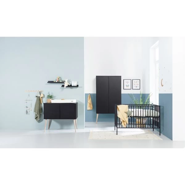 Europe Baby Evy Babykamer Zwart | Commode + Kast 5 Europe Baby Evy Babykamer Zwart | Commode + Kast - Afbeelding 3