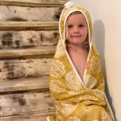 Witlof For Kids Sparkle Badcape Sweet Honey -Kinderproducten witlof for kids sparkle badcape sweet honey 2 905a